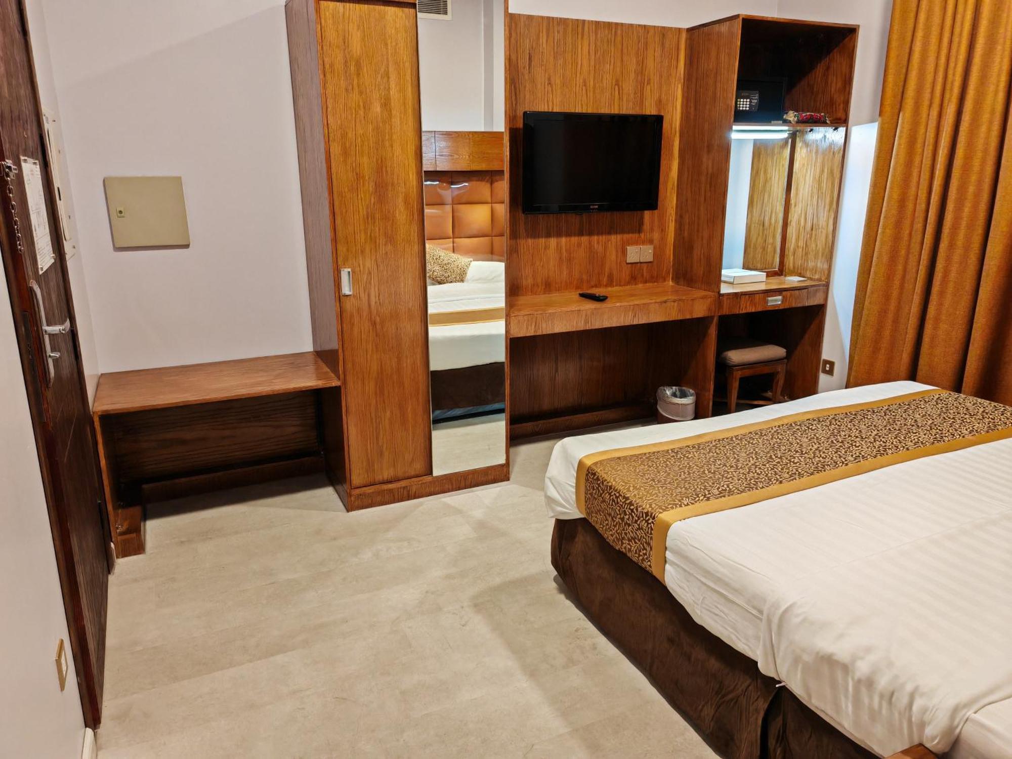 Aparthotel Traveller Appartments 4*